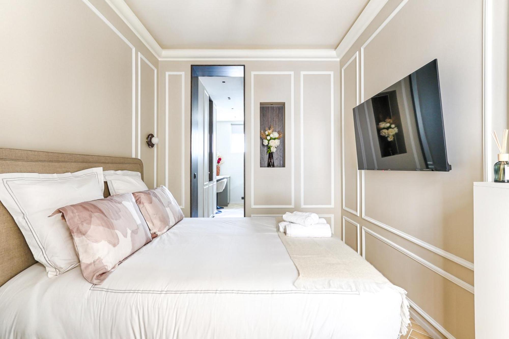 Luxury And Design Studio Invalides Parigi Esterno foto