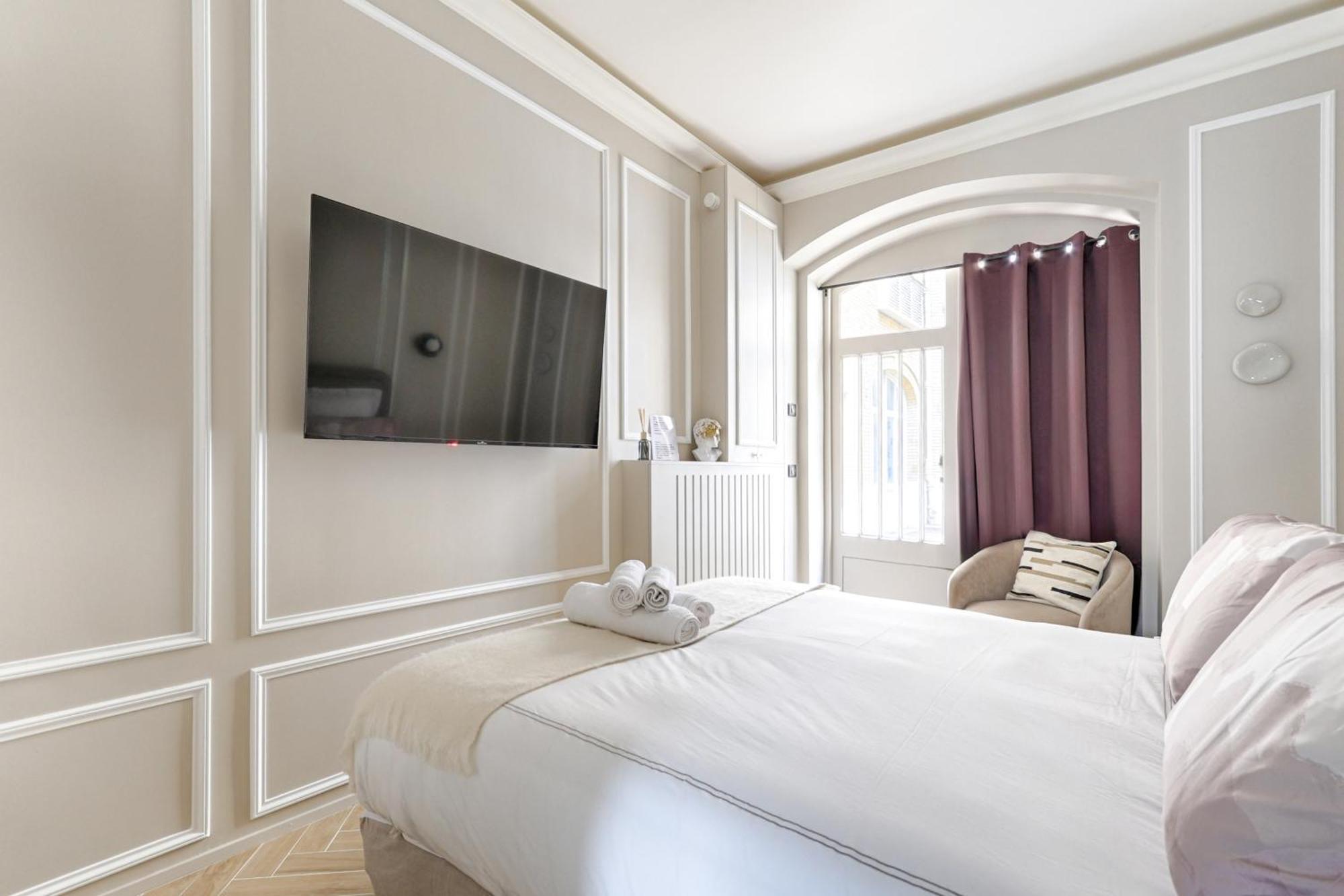Luxury And Design Studio Invalides Parigi Esterno foto